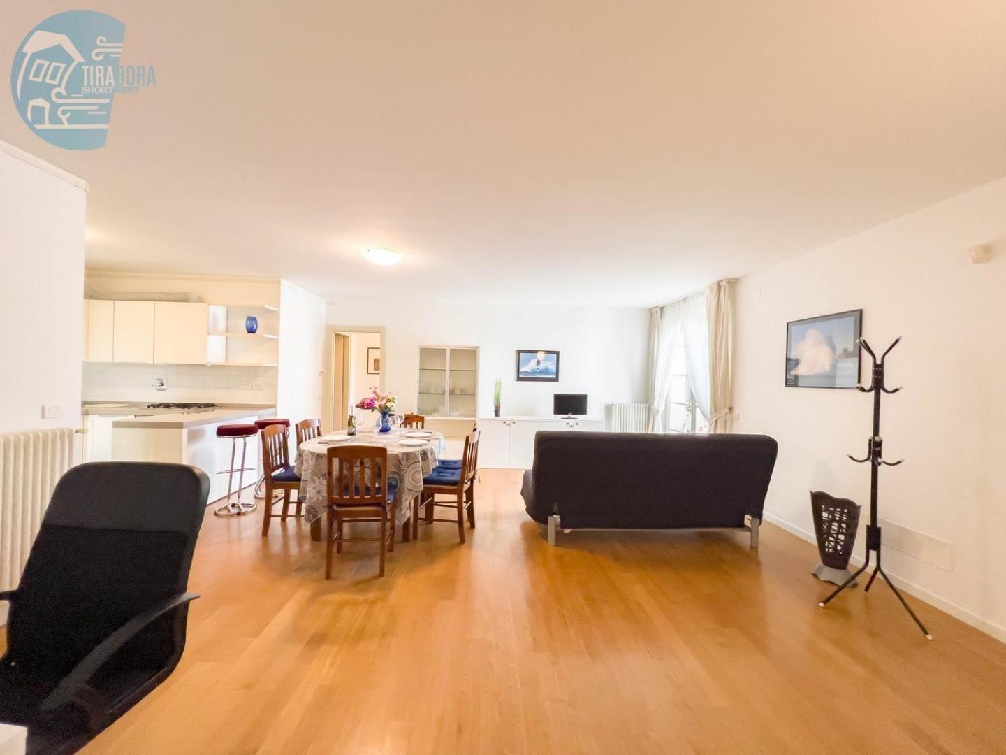 Apartament Cattedrale 5 Tirabora Short Rent Triest Zewnętrze zdjęcie