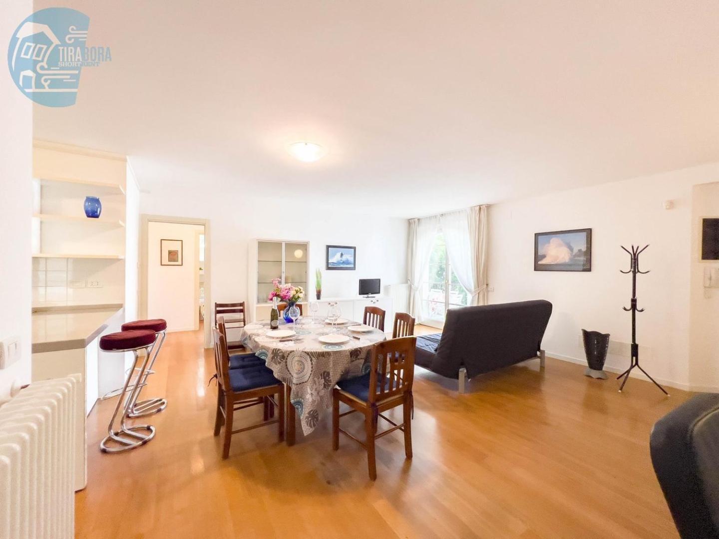 Apartament Cattedrale 5 Tirabora Short Rent Triest Zewnętrze zdjęcie