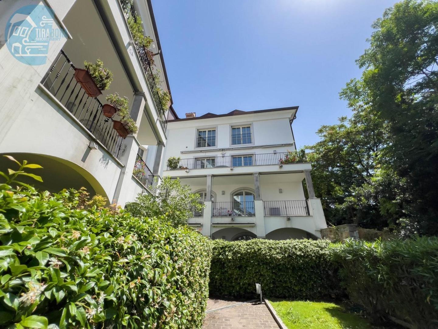 Apartament Cattedrale 5 Tirabora Short Rent Triest Zewnętrze zdjęcie