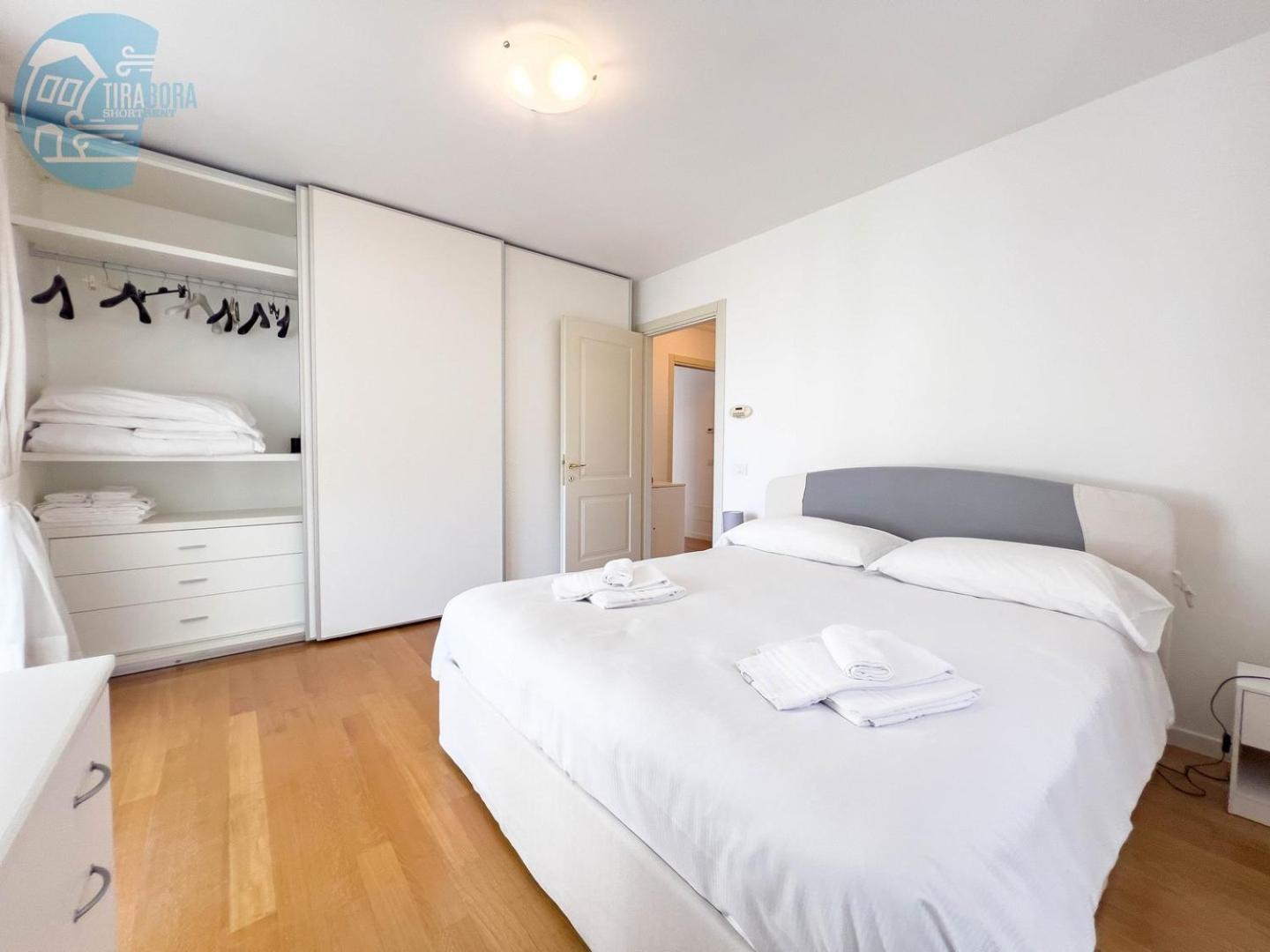Apartament Cattedrale 5 Tirabora Short Rent Triest Zewnętrze zdjęcie