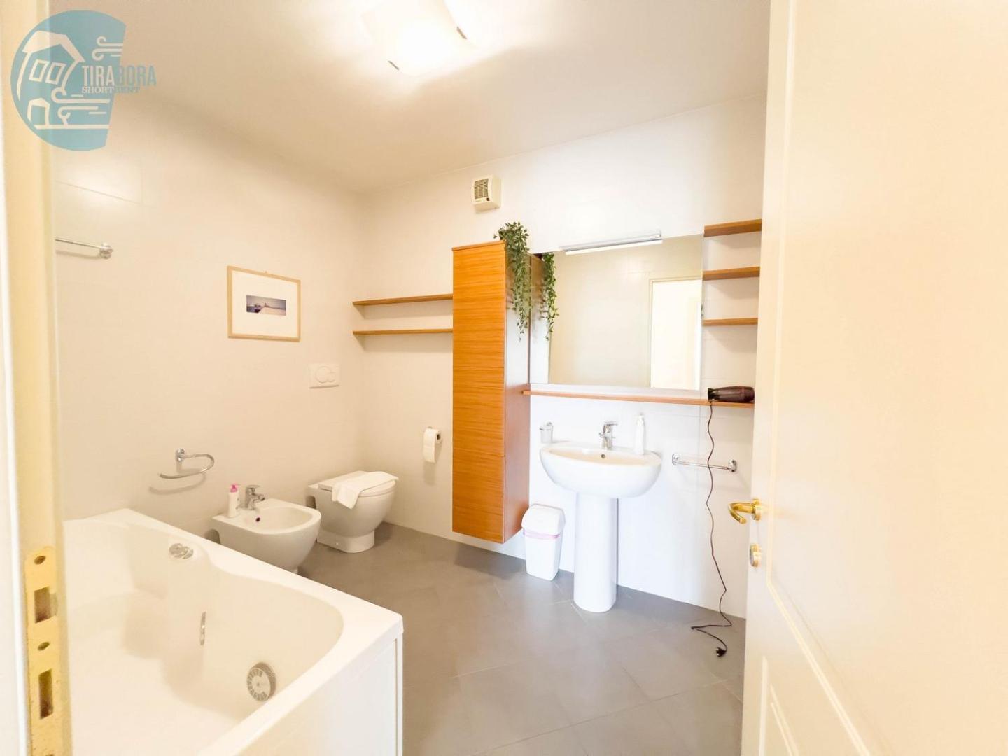 Apartament Cattedrale 5 Tirabora Short Rent Triest Zewnętrze zdjęcie