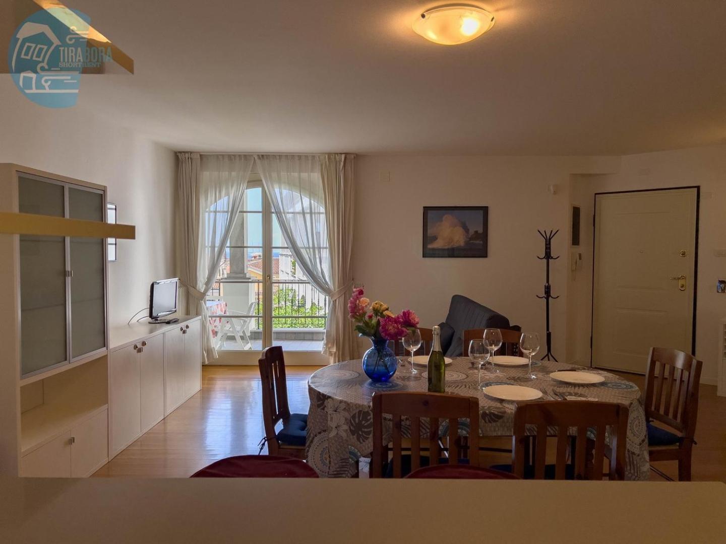 Apartament Cattedrale 5 Tirabora Short Rent Triest Zewnętrze zdjęcie