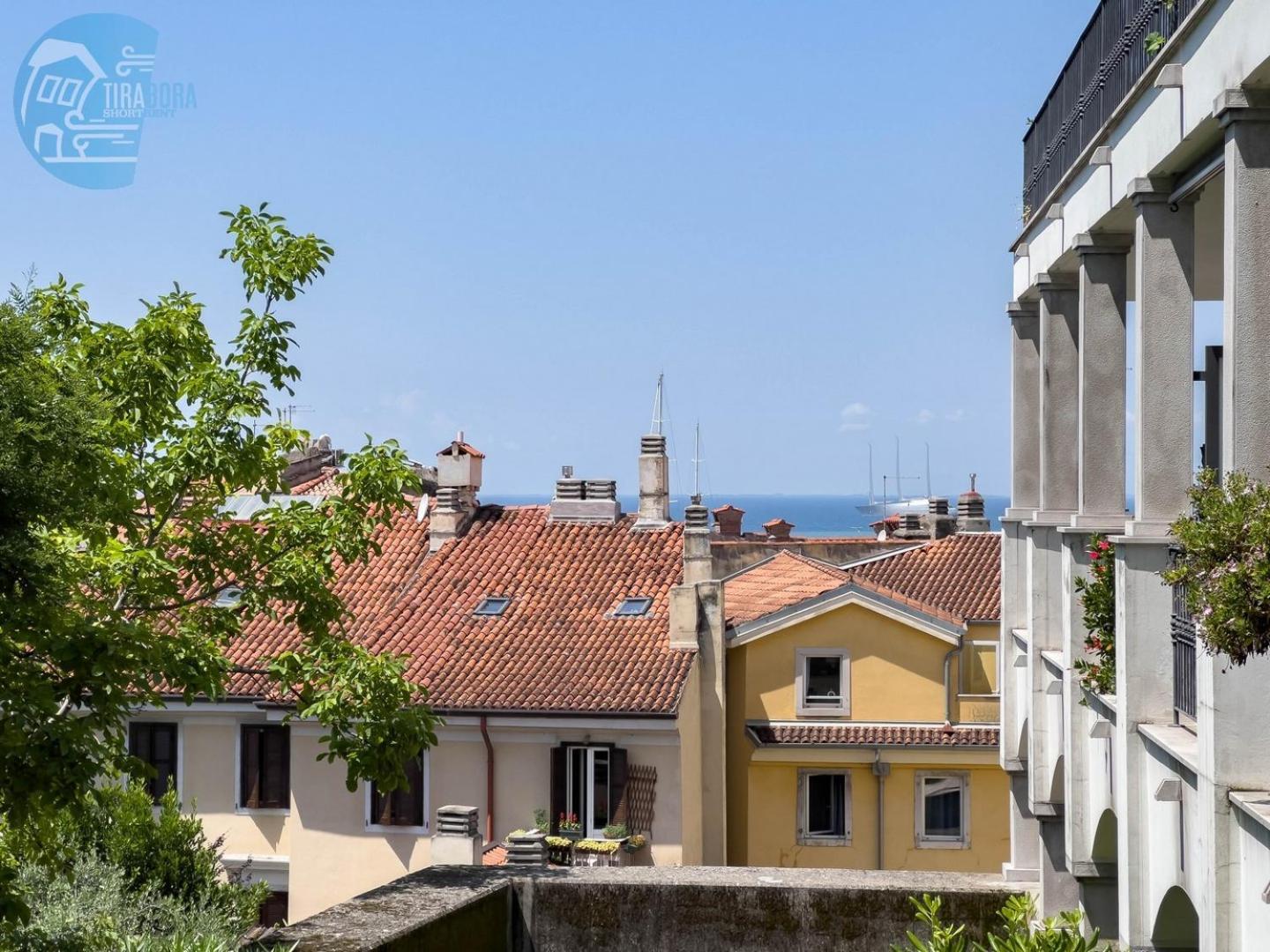 Apartament Cattedrale 5 Tirabora Short Rent Triest Zewnętrze zdjęcie